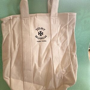 NWT Tory Burch Natural Canvas Tote Bag Natural 254 Crinkling in Tote Sold As Is